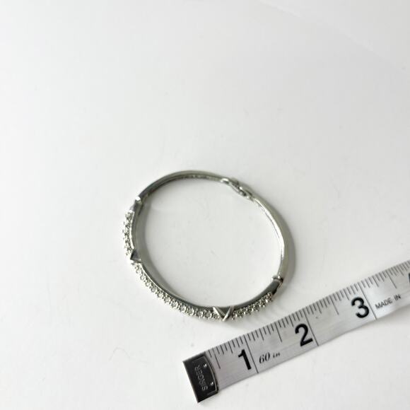 Vintage Avon Bracelet Rhinestone Bangle Silver Tone 80s Glam Jewelry Fashion - Picture 15 of 16